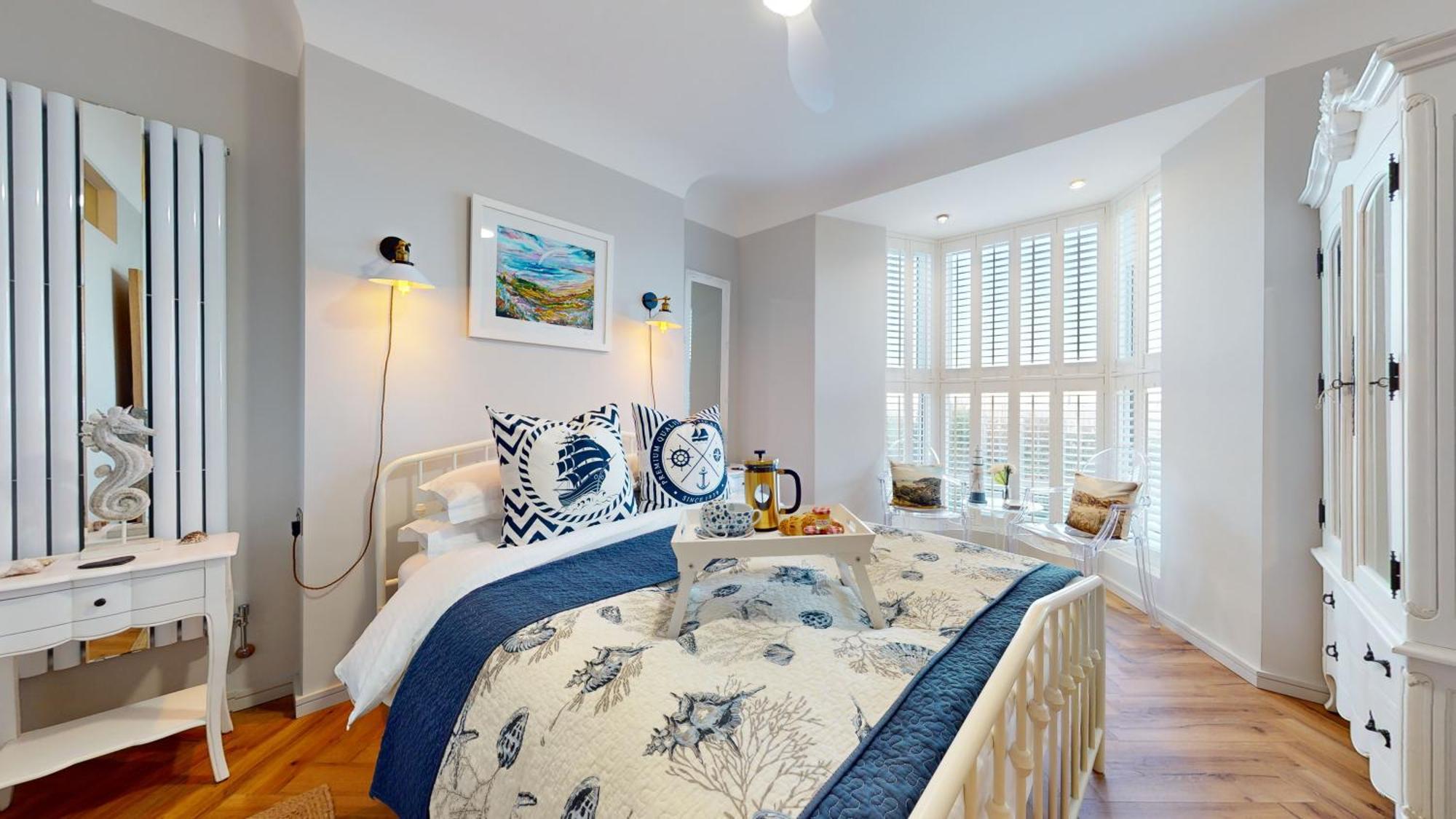 Apartment Mumbles & Stunning Ocean Views - Sleeps 4 *