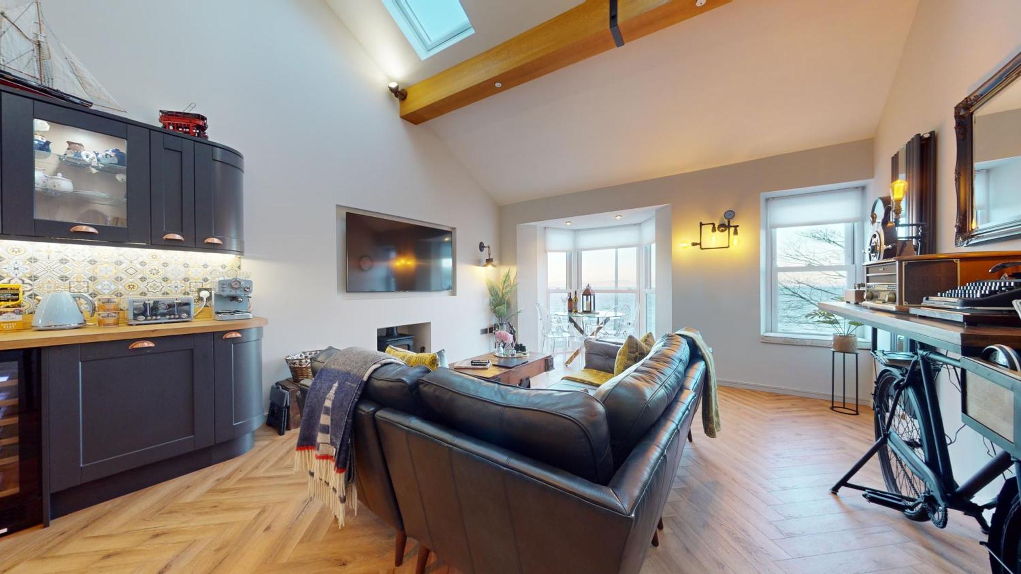 Mumbles & Stunning Ocean Views - Sleeps 4 Apartment Swansea