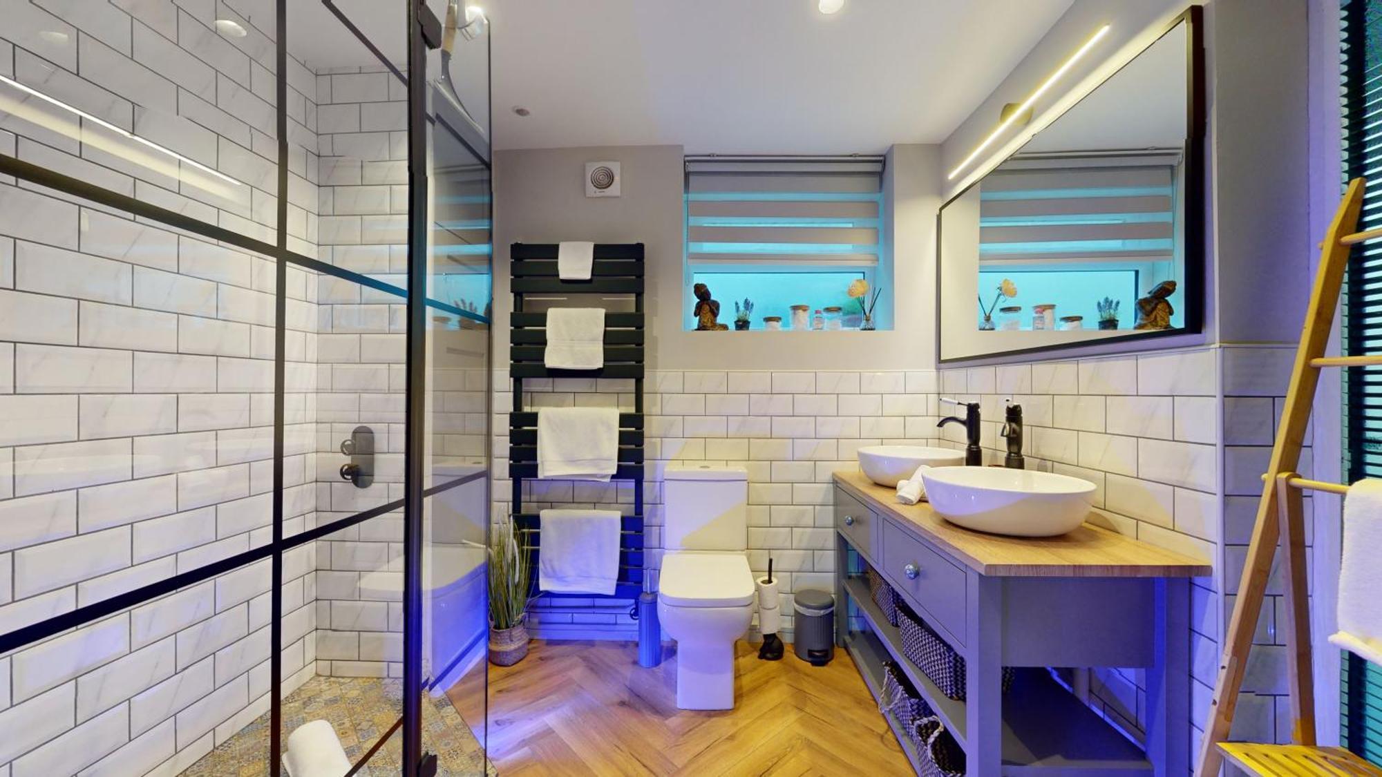 Apartment Mumbles & Stunning Ocean Views - Sleeps 4