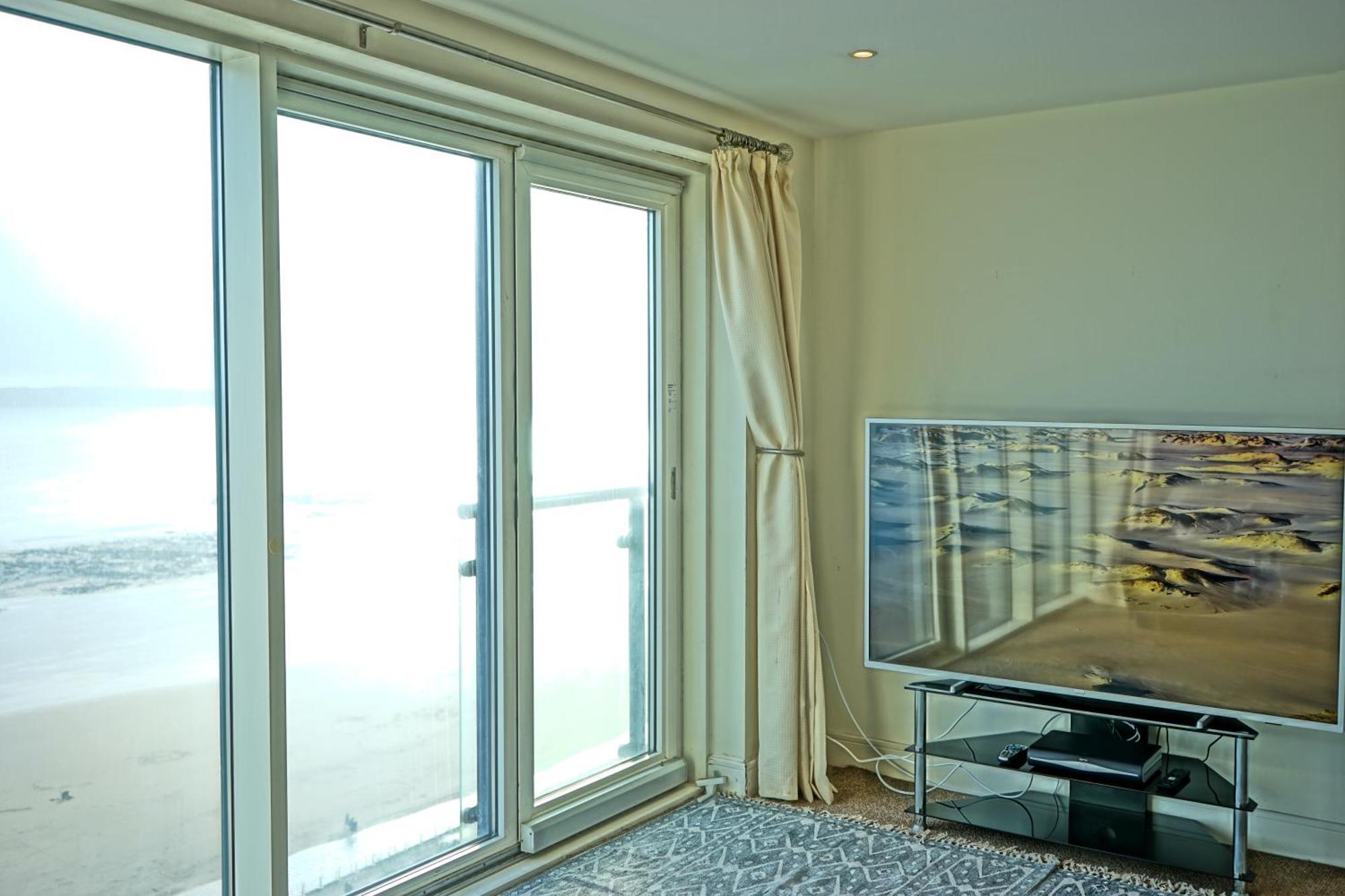Soak Up The Light At A Soothing, Stylish In Marina Swansea
