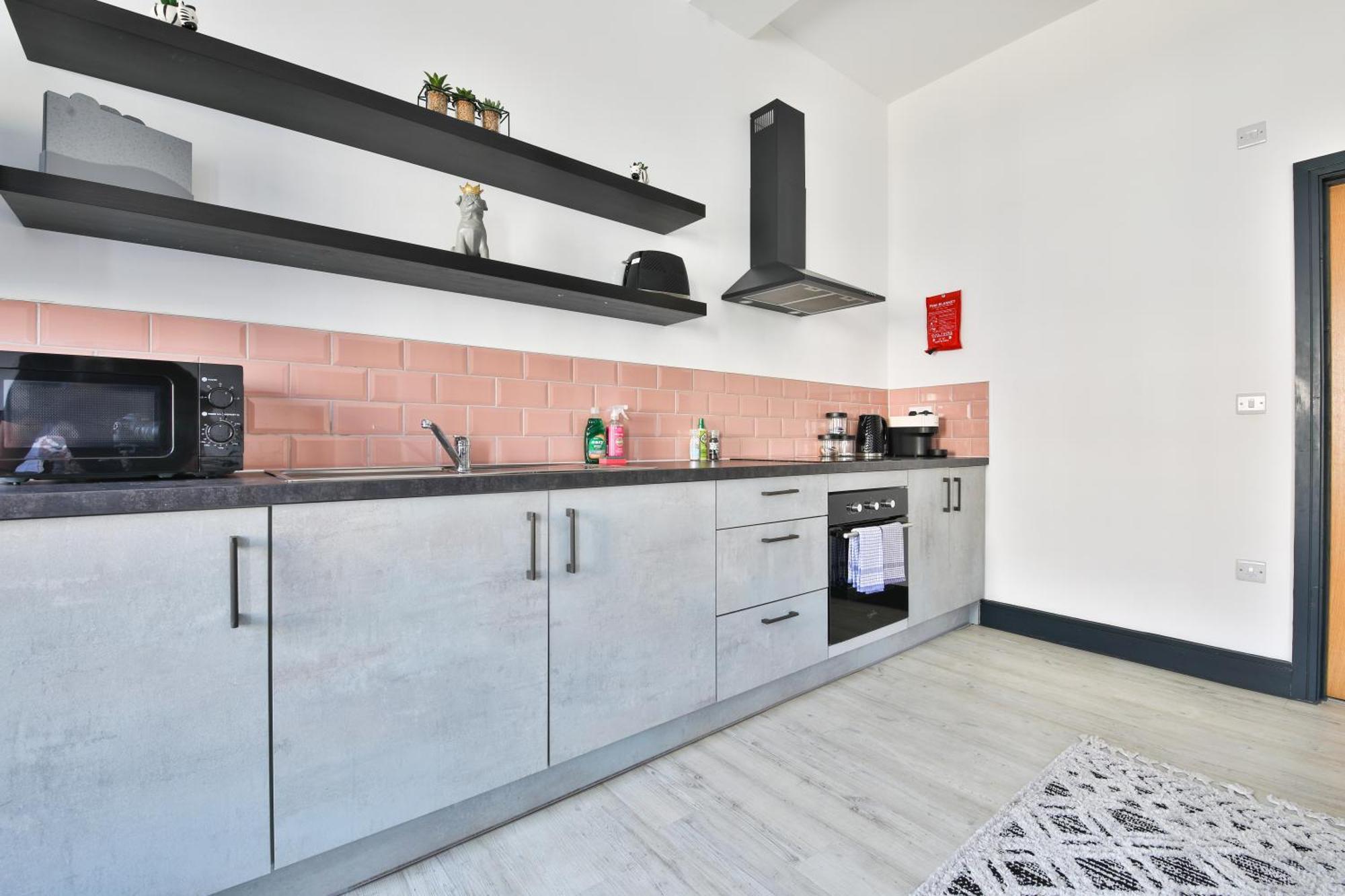 Stayright Elegant Kingsway #5 - Location *