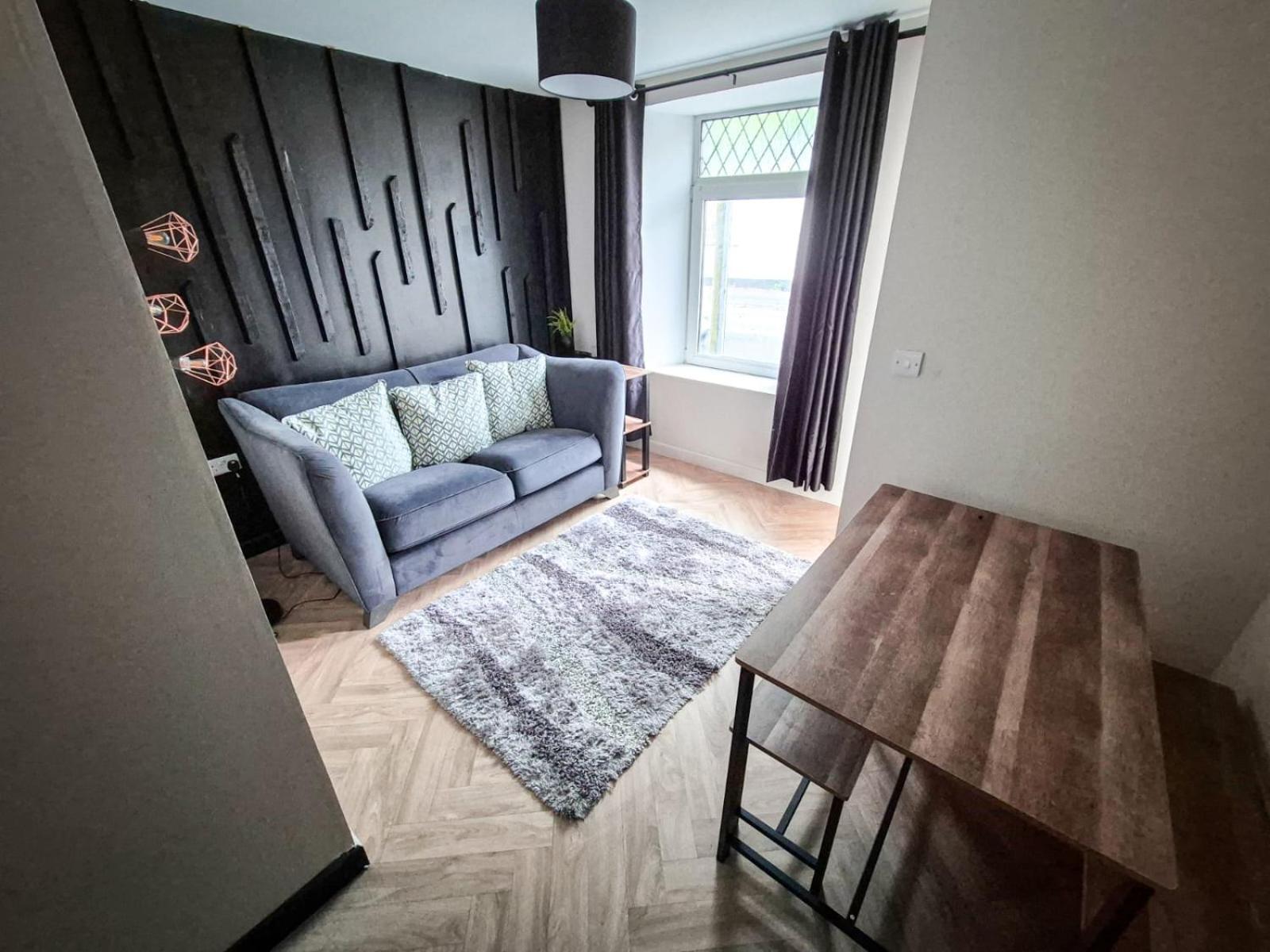 Holiday home Explore Swansea! 4-bed Delhi St