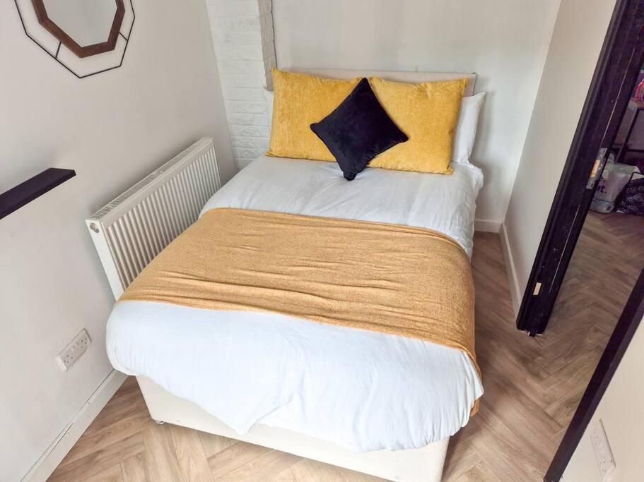 Explore Swansea! 4-bed Delhi St