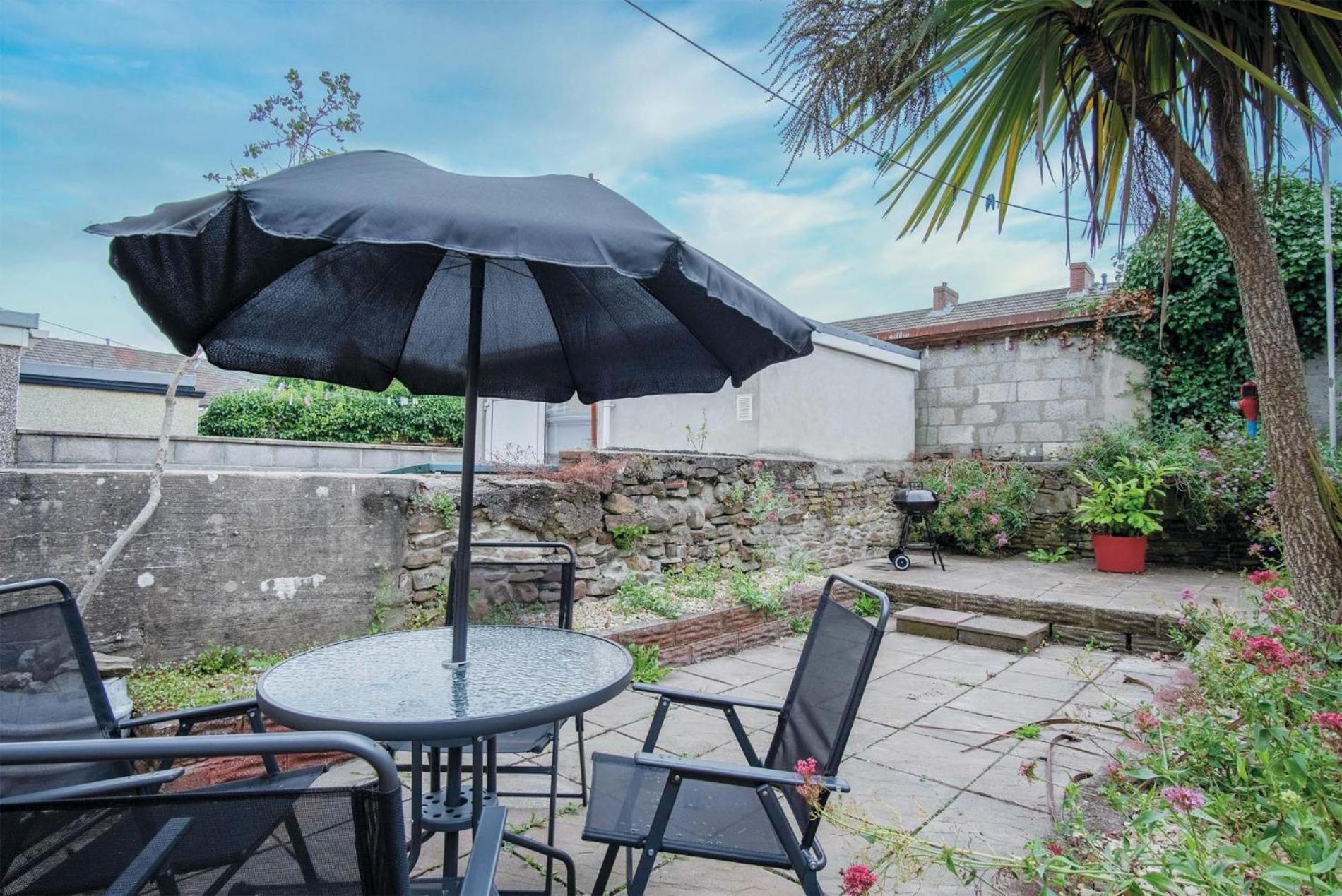 Fleet Street - 2 Bedroom - Holiday home Swansea