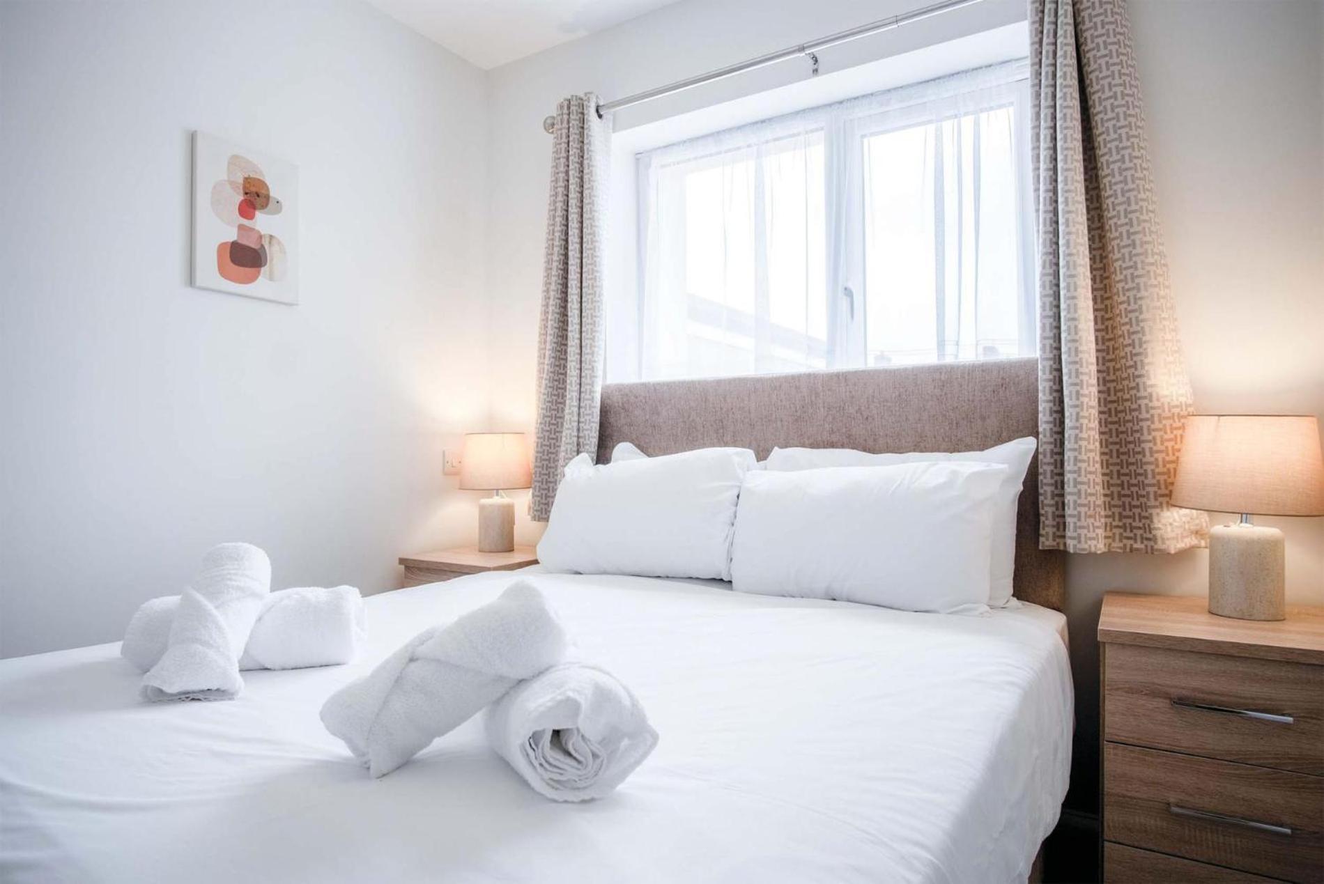 Fleet Street - 2 Bedroom - *