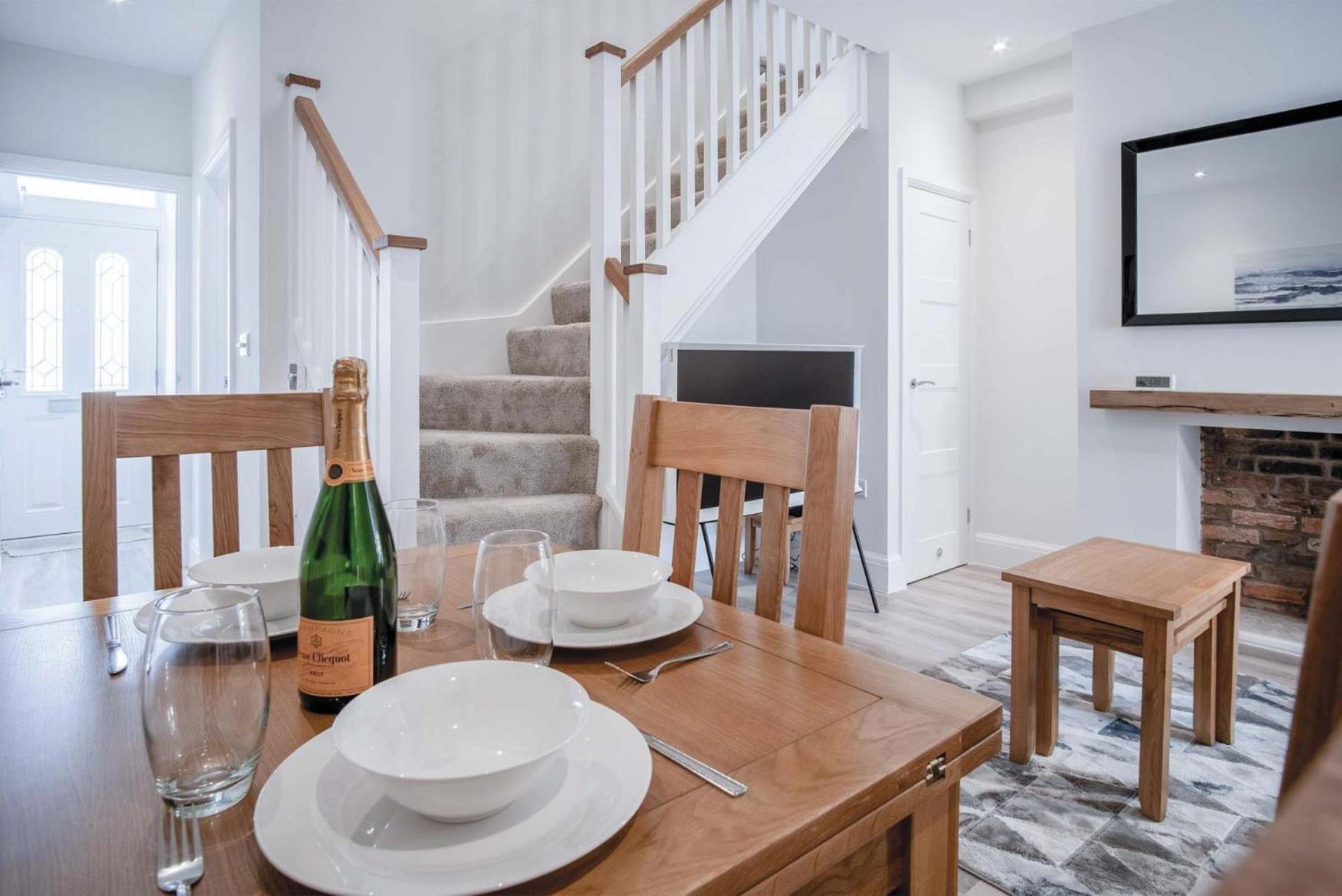 Fleet Street - 2 Bedroom - Holiday home Swansea