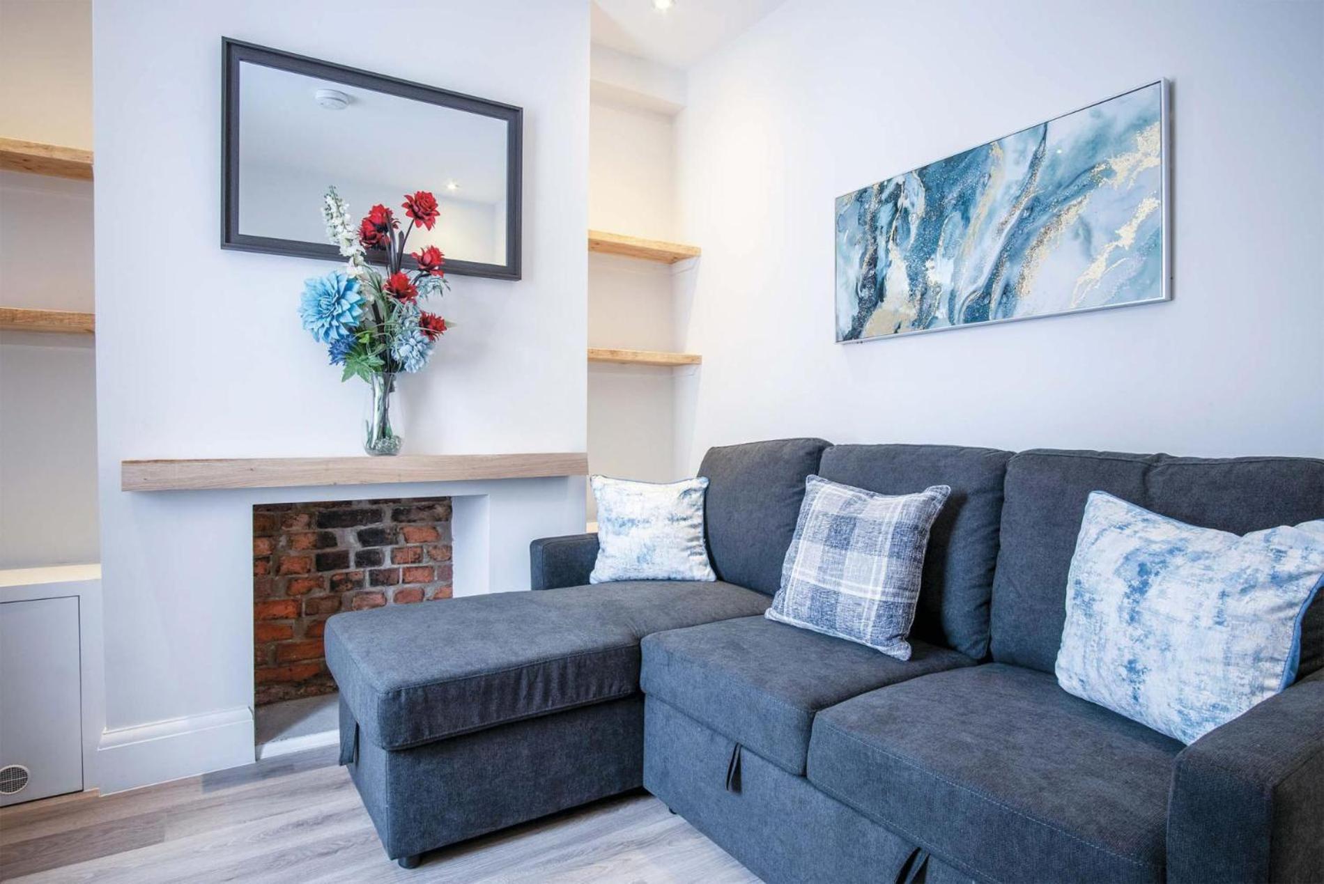 Fleet Street - 2 Bedroom - *