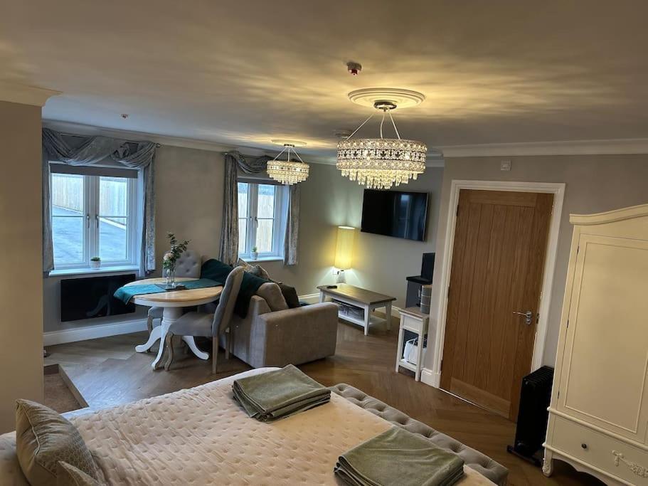 Apartment Milestone Swansea