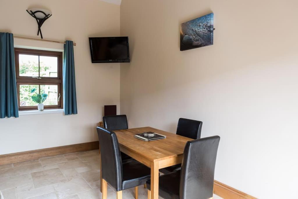 Holiday home Broadway Farm Barn With Hot Tub Swansea