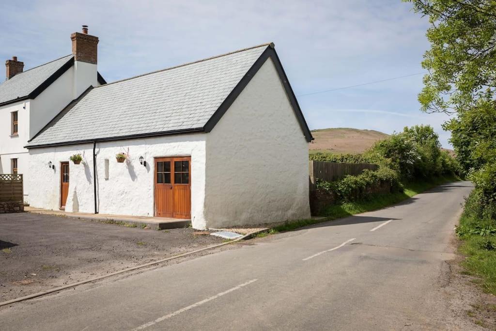 Holiday home Broadway Farm Barn With Hot Tub Swansea