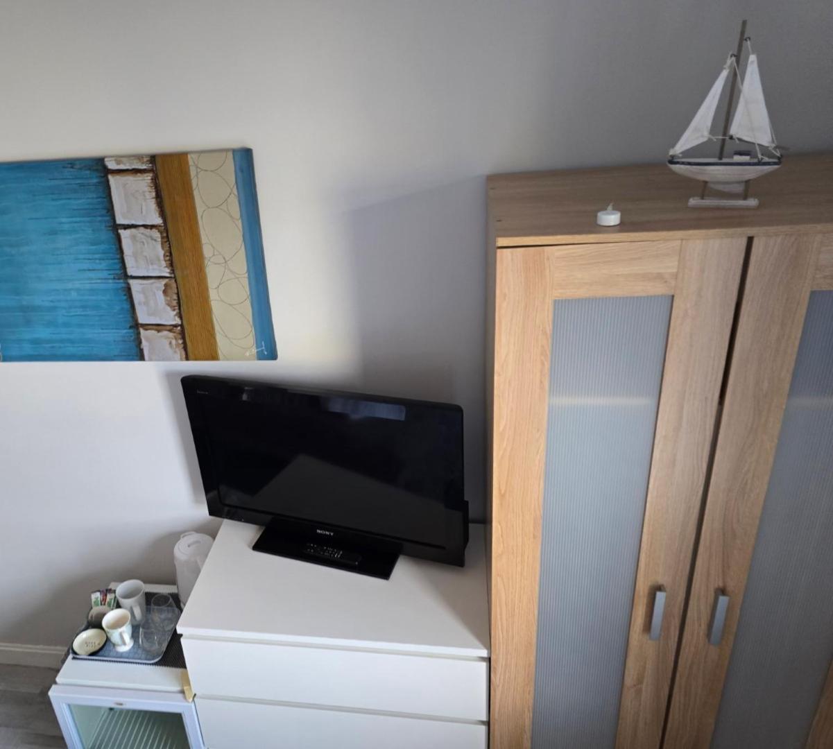 2 Spacious In The Heart Of The Marina Homestay Swansea