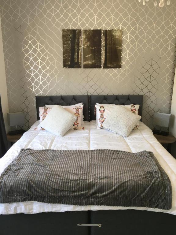 2 Flat Apartment Swansea