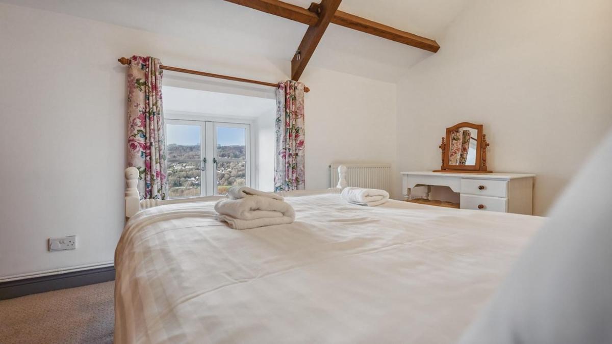 The Dairy With Hot Tub Apartment Swansea