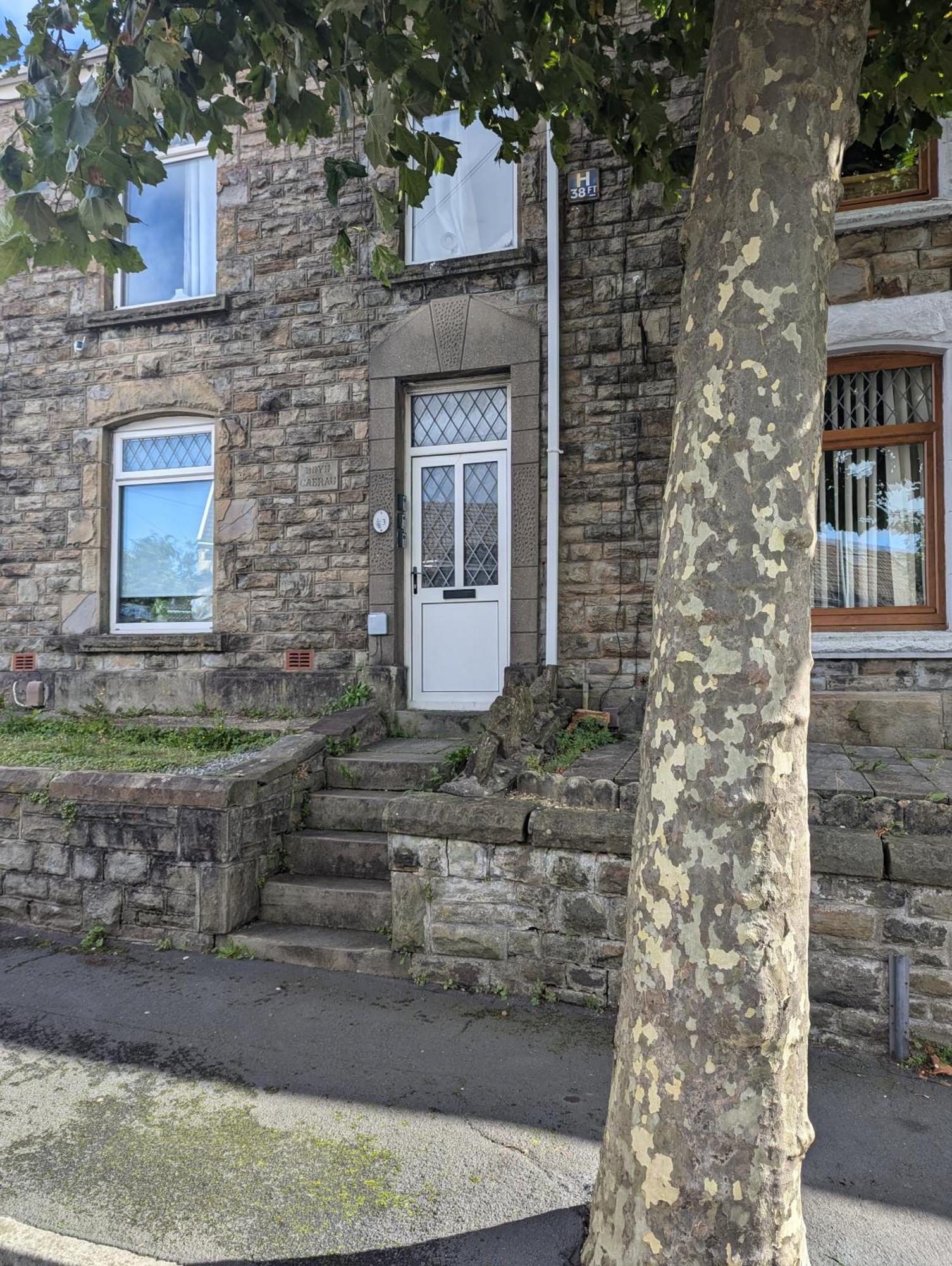 Homestay R3 - Cozy Small Double - & Access, Wifi, Free Parking - Self Catering *
