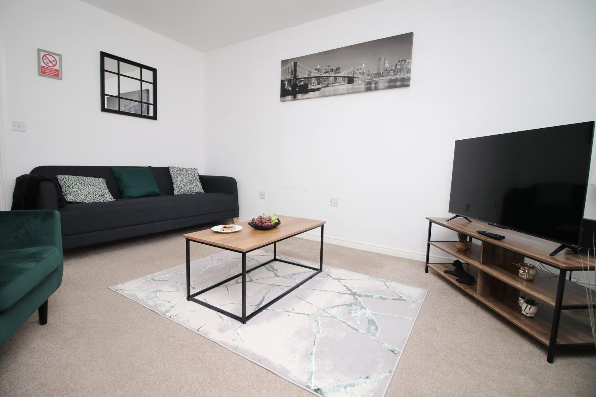 Beautiful Modern House With Free Parking And Fast Wifi Next To Stadium And Morfa Park Shopping Centre Hosted By Our Short Apartment