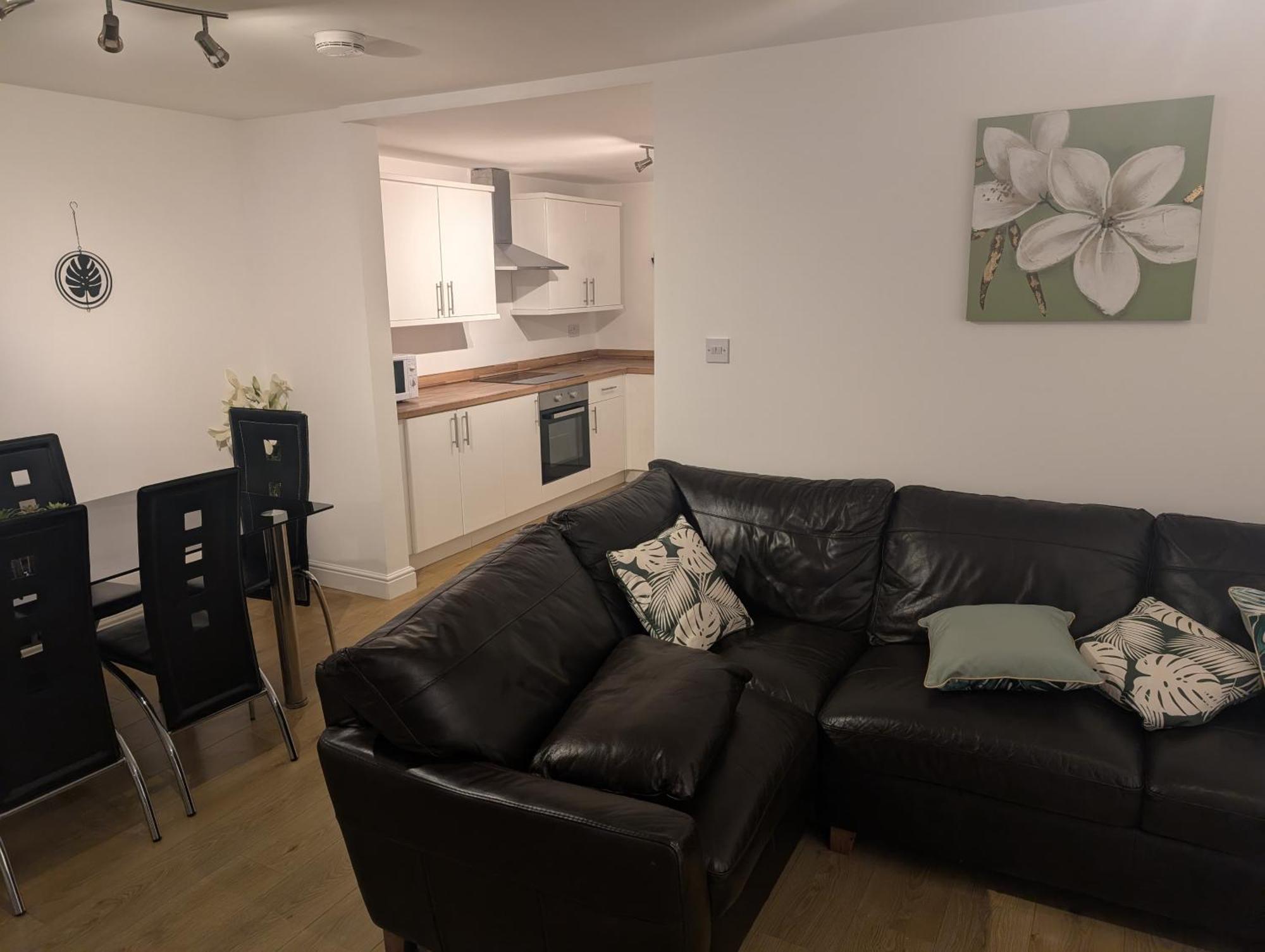 Beachfront Escape In Swansea