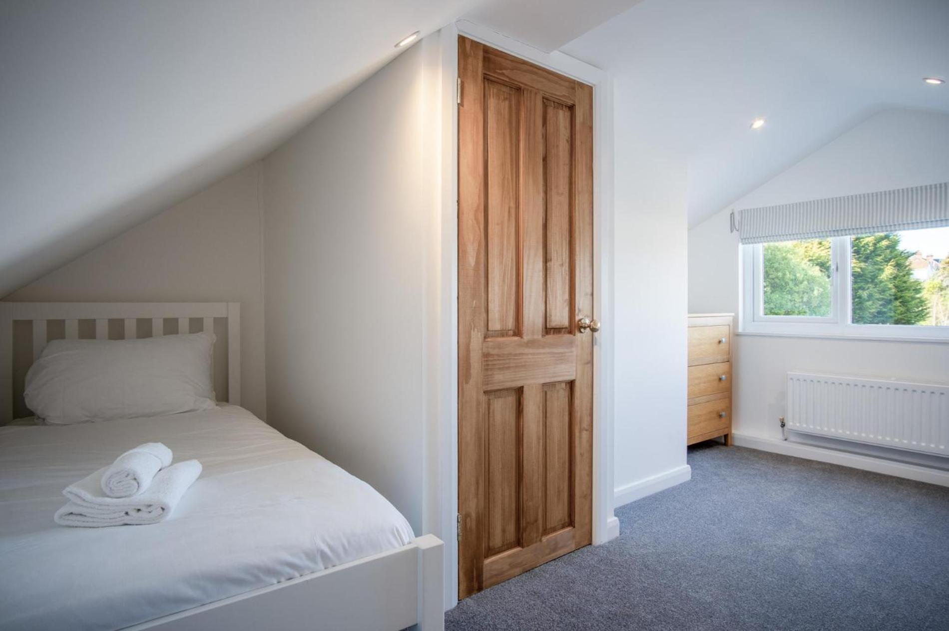 Nottage Road - 3 Bedroom - Mumbles Swansea