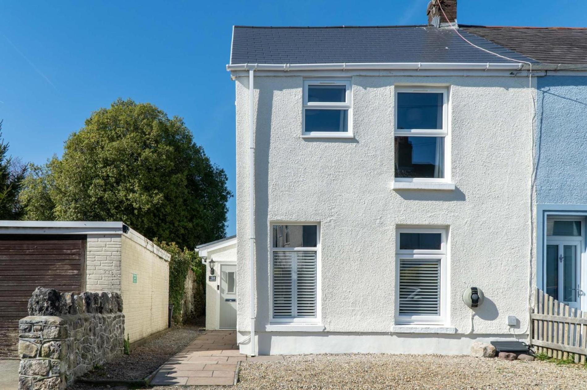 Nottage Road - 3 Bedroom - Mumbles * Swansea