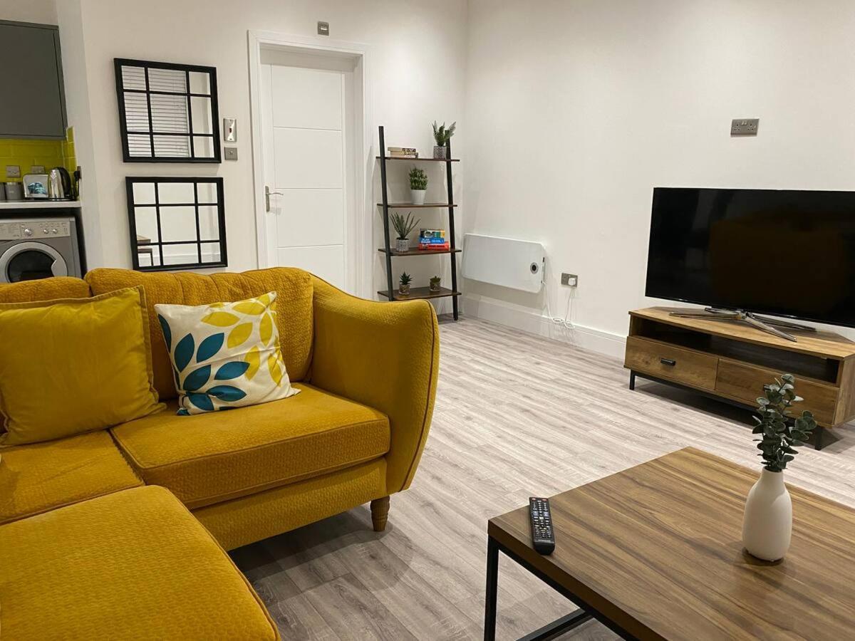Bright & Cosy Retreat In Swansea