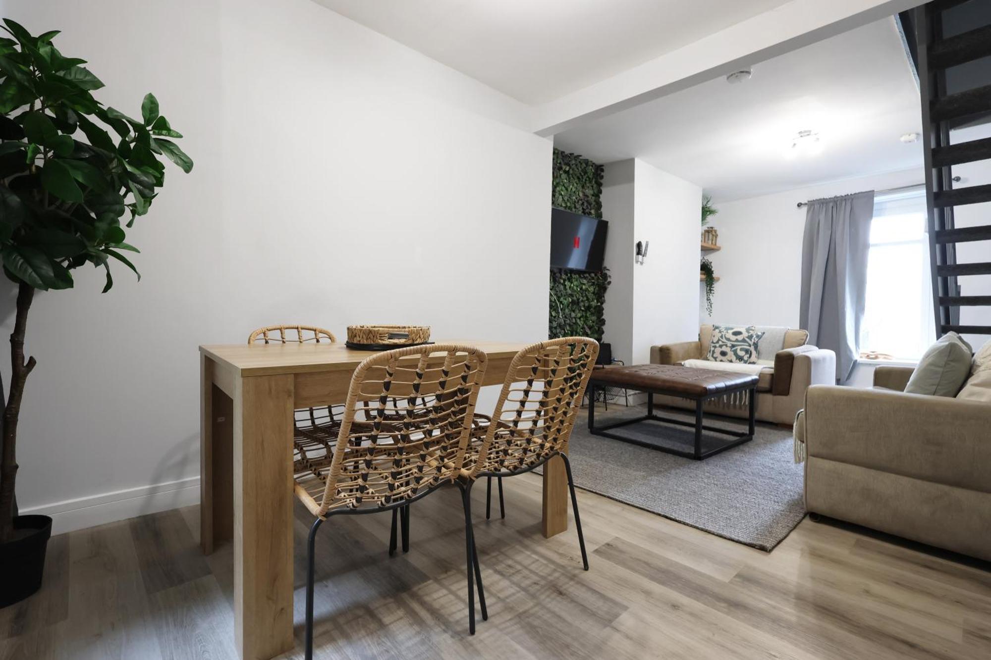 Holiday home City, Sleeps 5, Tv Every *