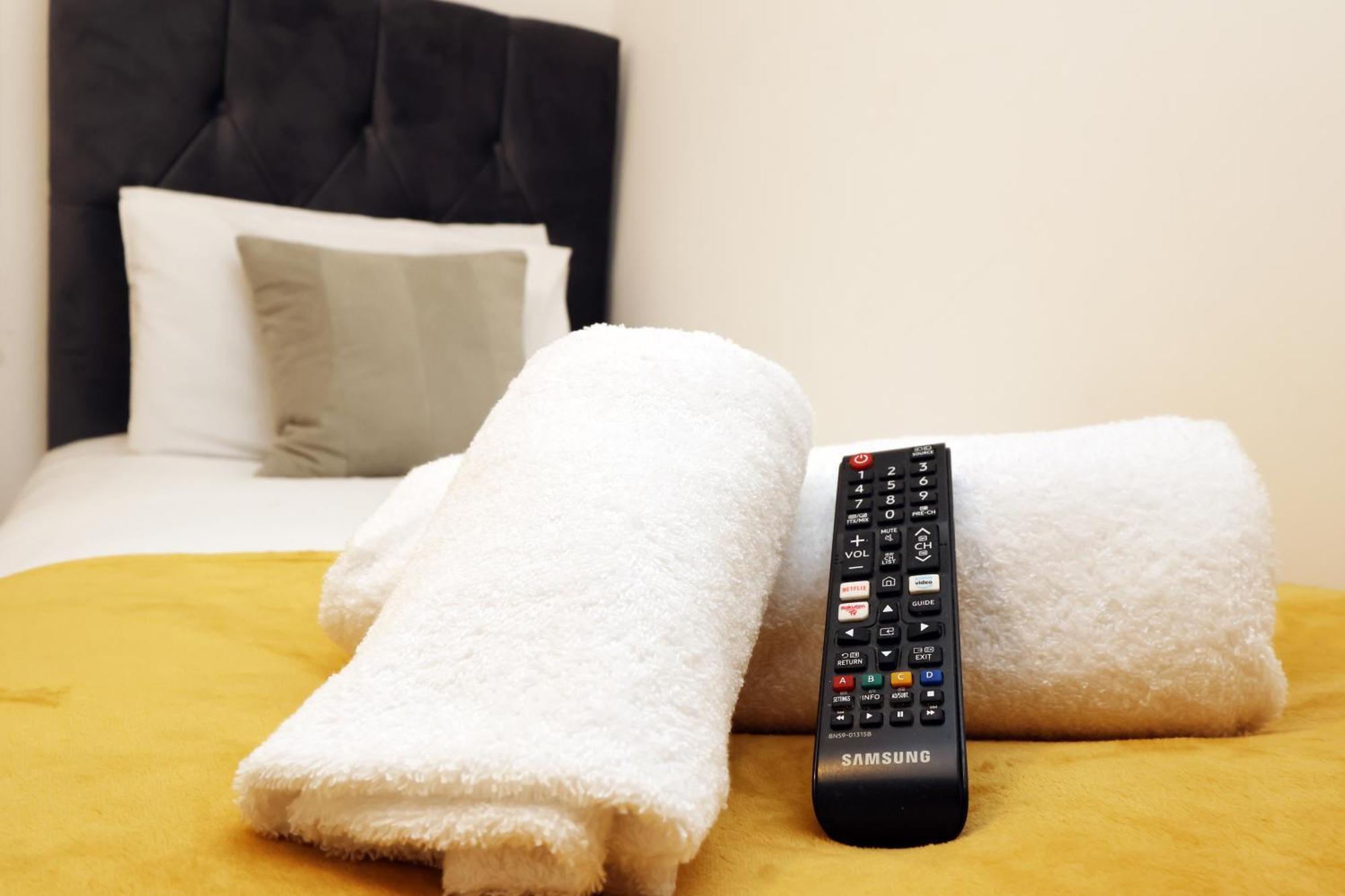 City, Sleeps 5, Tv Every