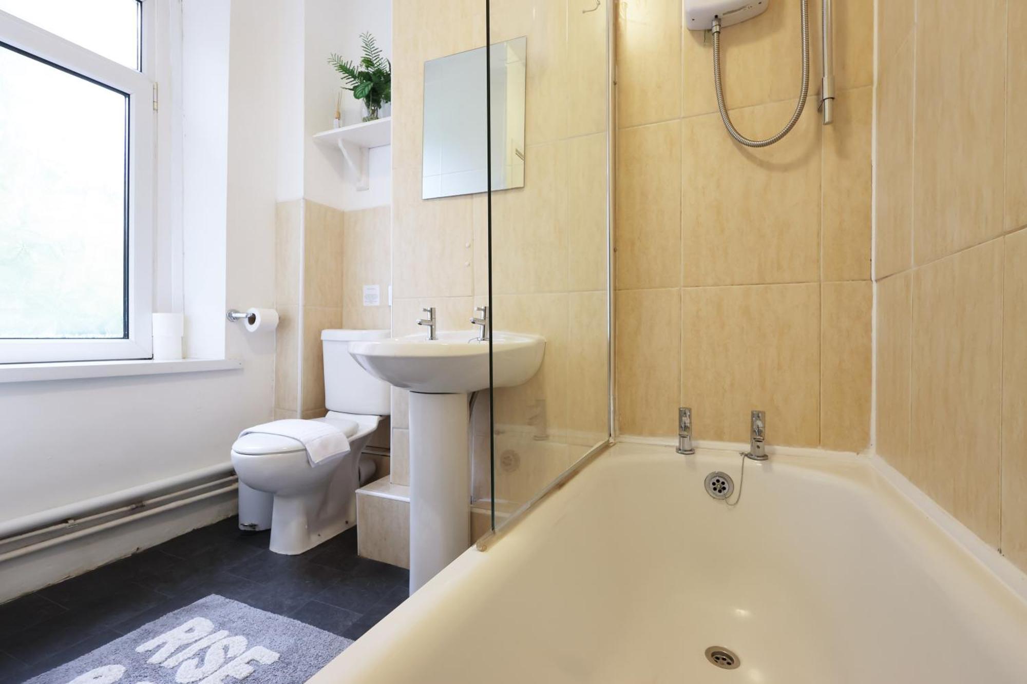 Holiday home City, Sleeps 5, Tv Every *