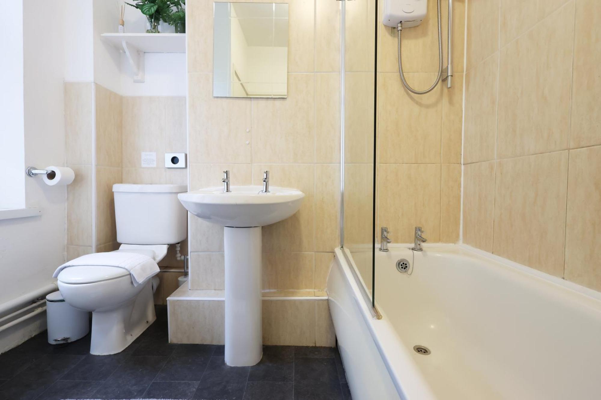 City, Sleeps 5, Tv Every Swansea