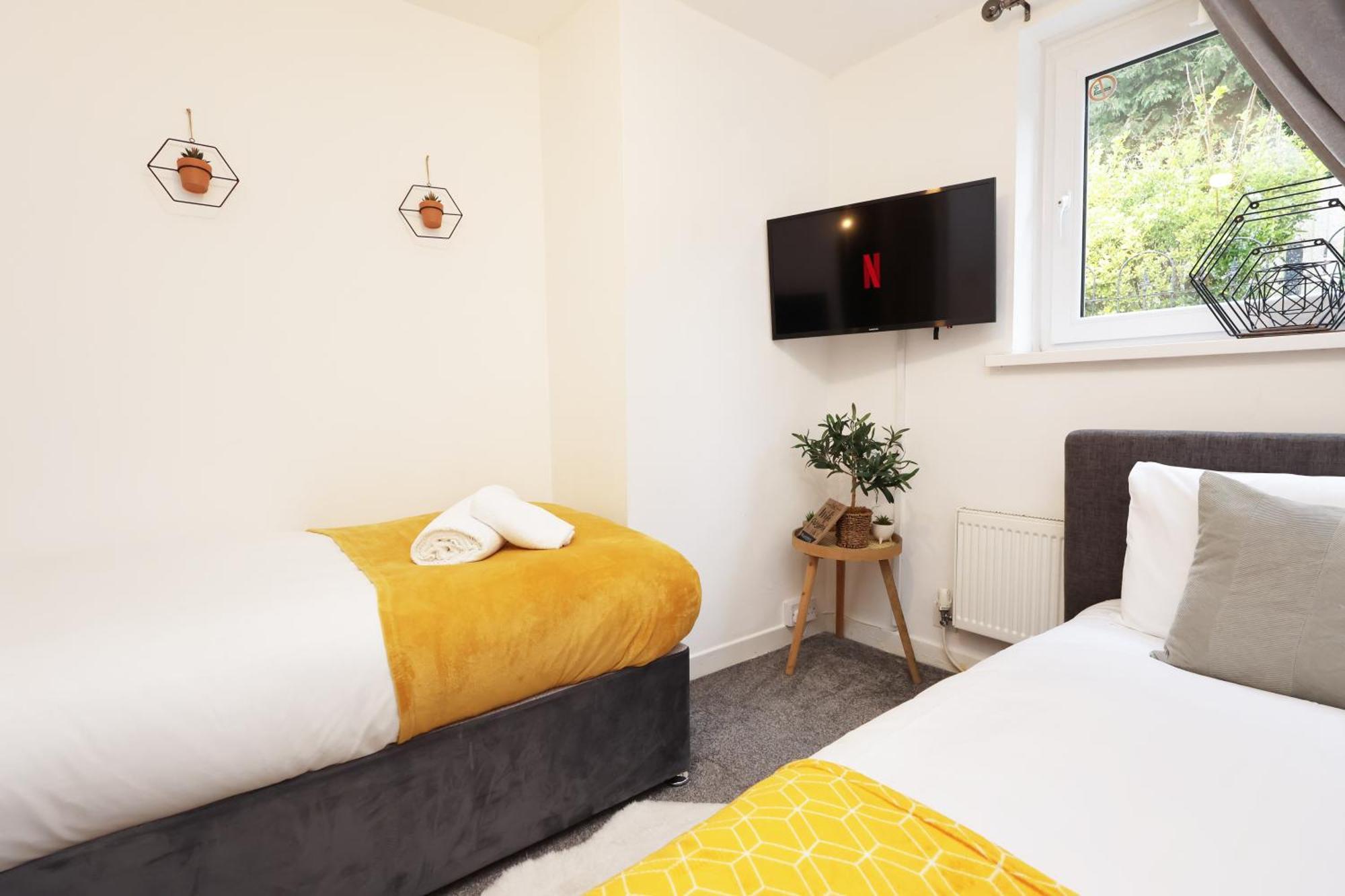 Holiday home City, Sleeps 5, Tv Every *