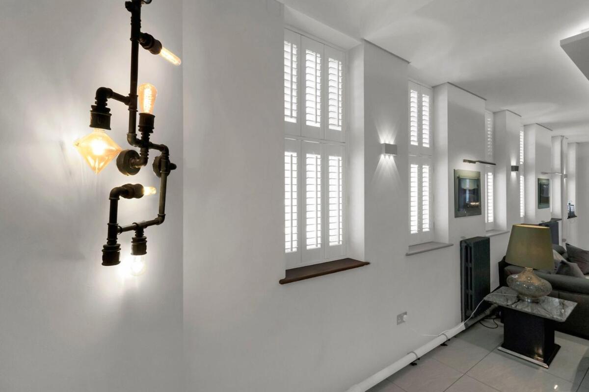 Luxury & Modern - - Access - Wind St * Swansea
