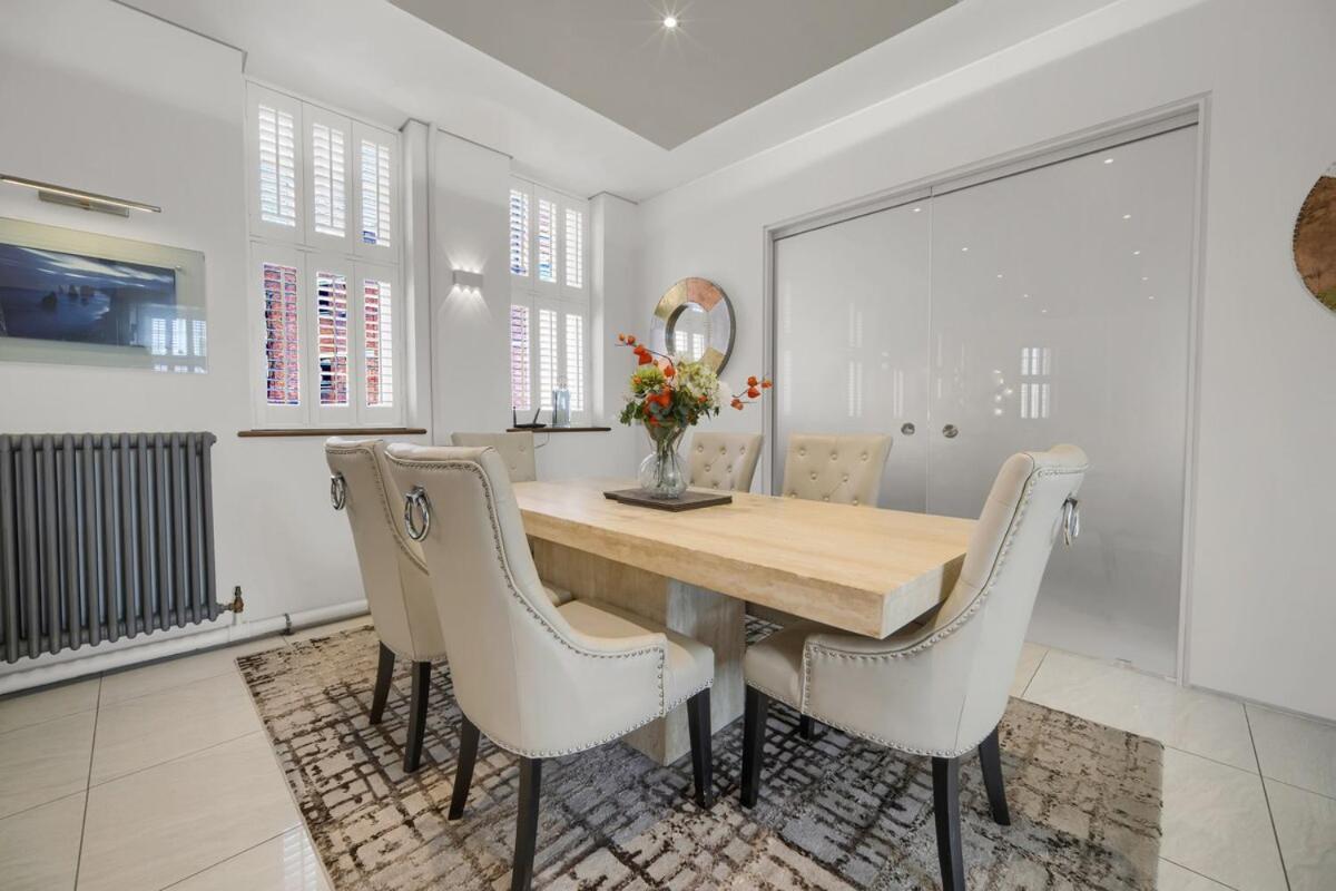 Luxury & Modern - - Access - Wind St *