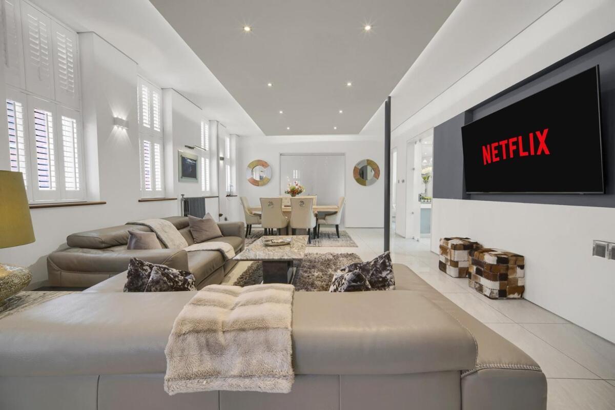 Apartment Luxury & Modern - - Access - Wind St *