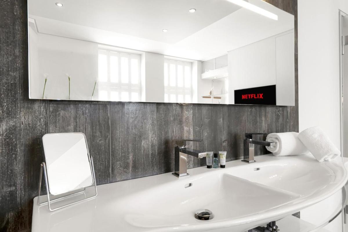 Apartment Luxury & Modern - - Access - Wind St *