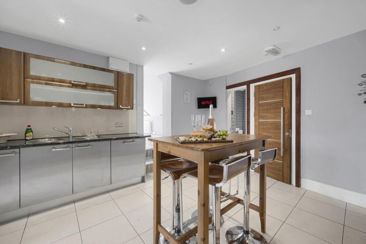 Apartment Luxury Penthouse - - Swansea