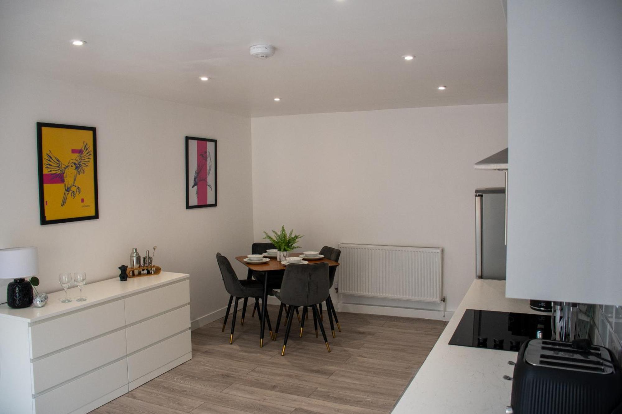 Apartment Ysgol Corner By Pj Stays *