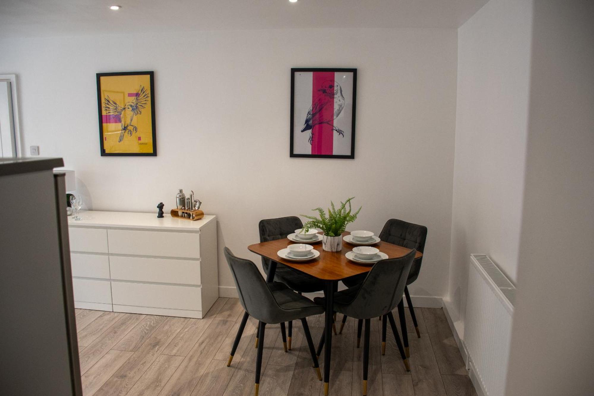 Apartment Ysgol Corner By Pj Stays *