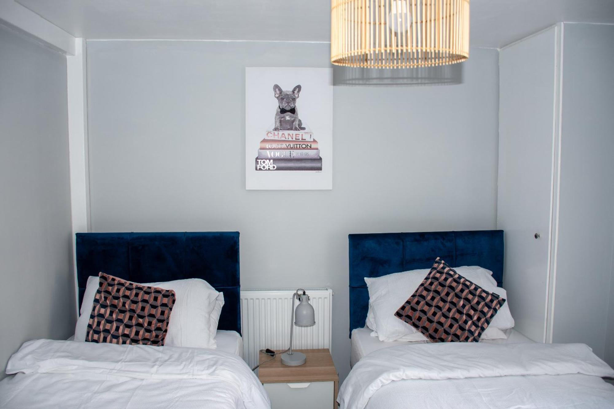 Apartment Ysgol Corner By Pj Stays