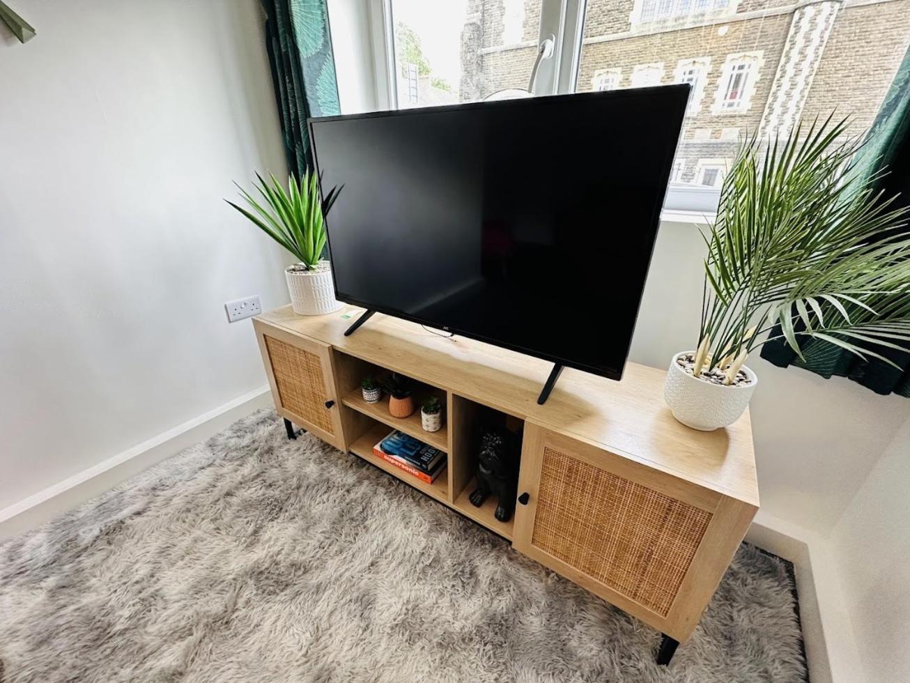 Apartment Ysgol Corner By Pj Stays *