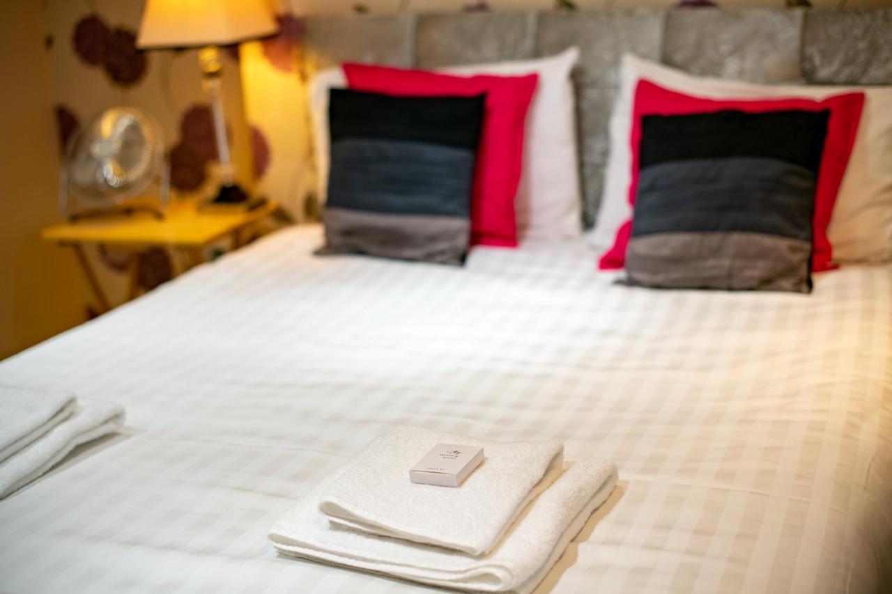 The Alexander - By Tifa 3* Swansea