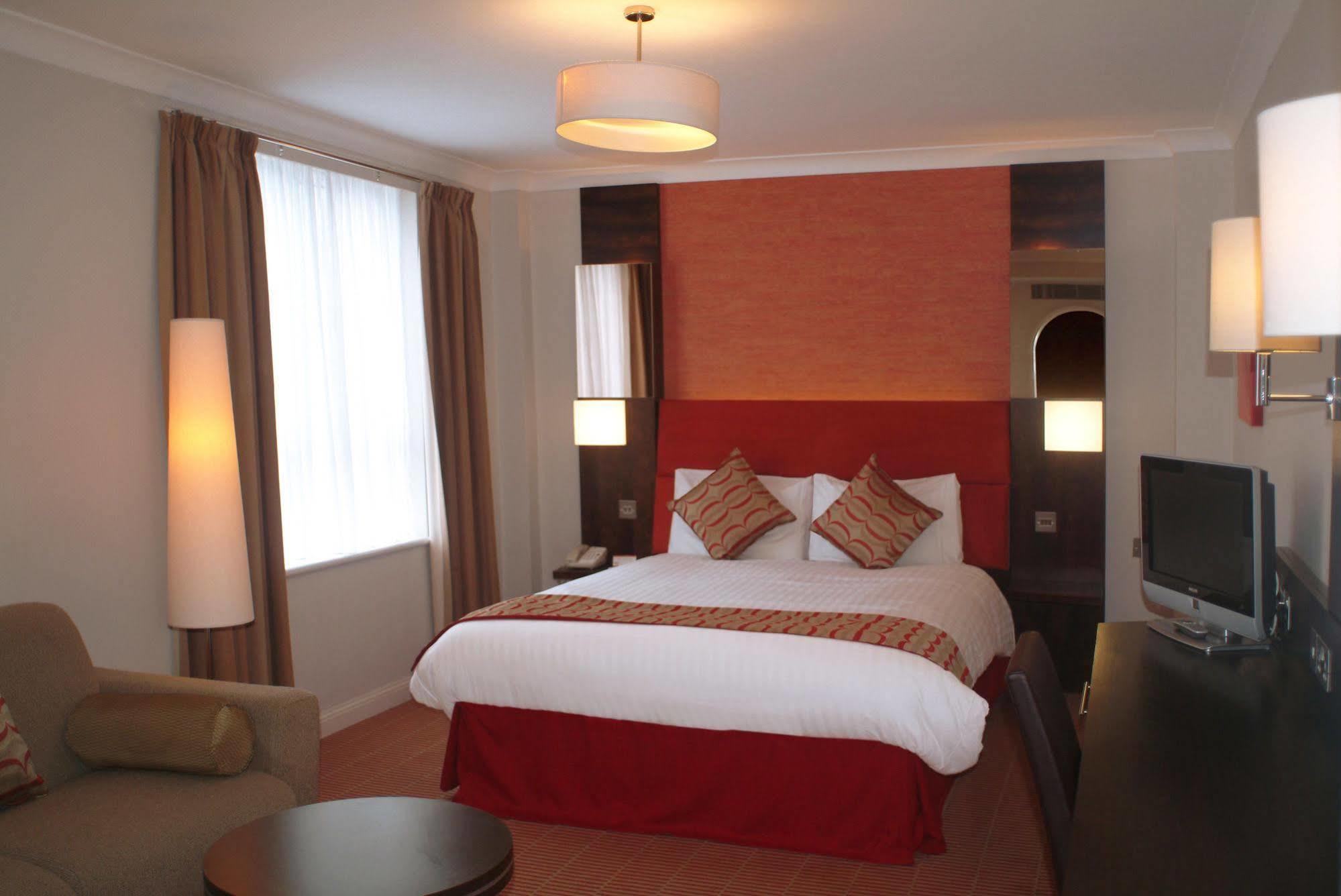 The Dragon 4* Swansea