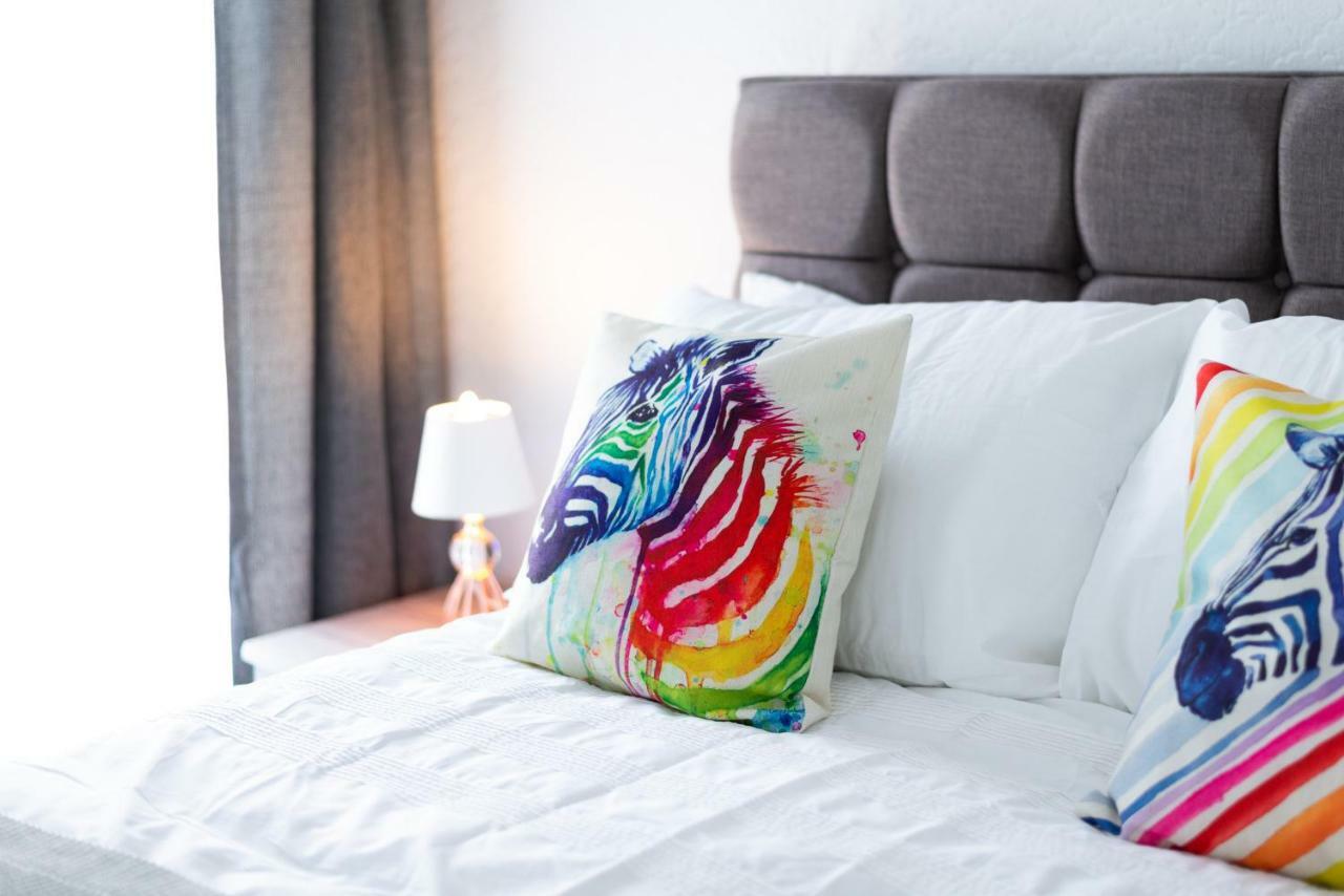 Fantastic Location - Tv In Every Bedroom! Apartment *
