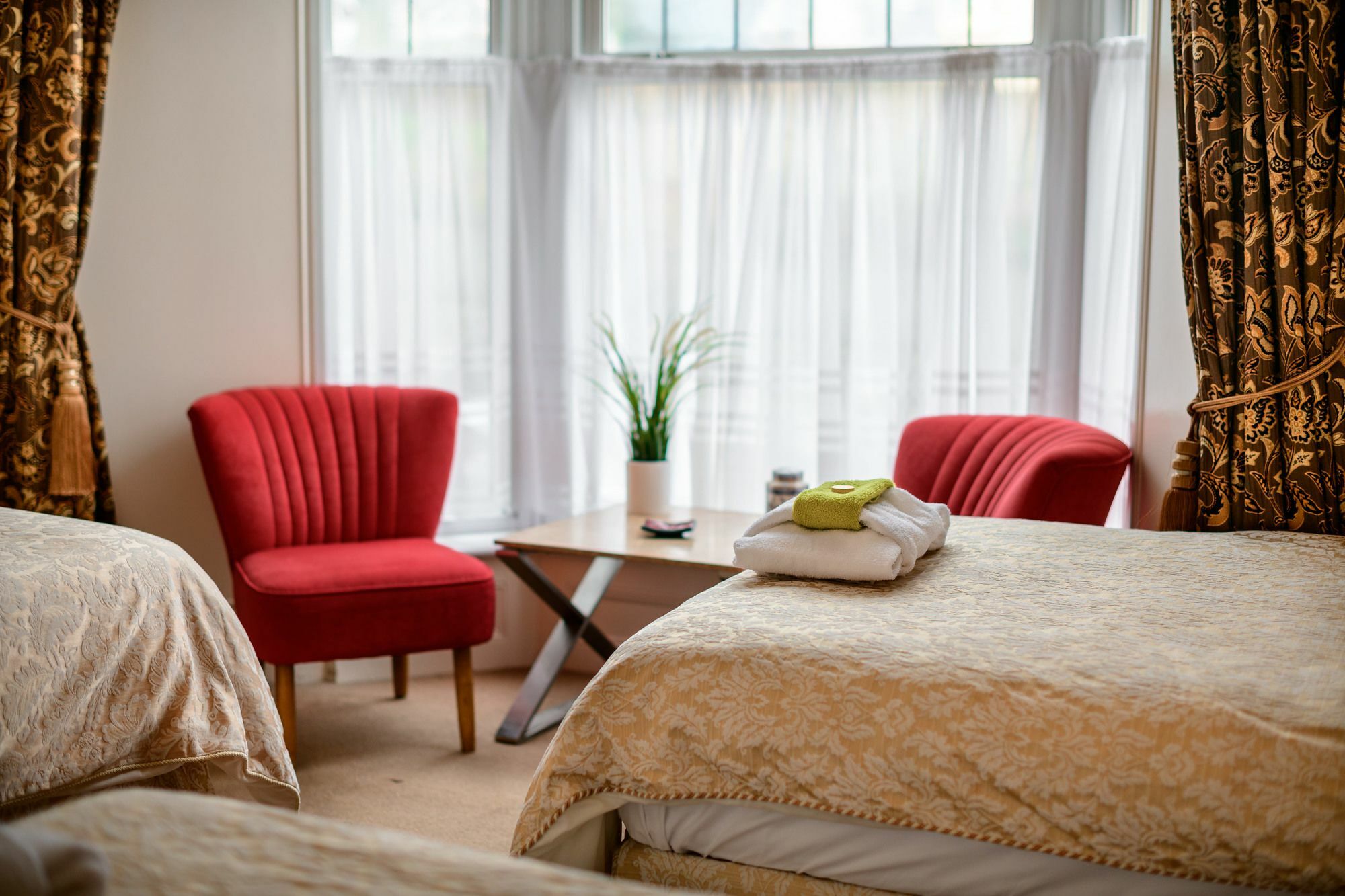 The Alexander - By Tifa 3* Swansea
