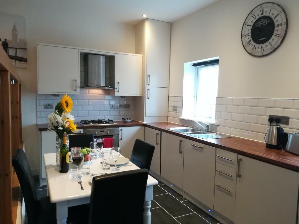 Stunning, 2 Bedroom, Ground Floor Apartment, Uplands, Apartment *