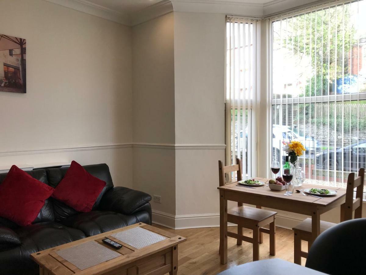 1 Bedroom Modern Apartment, Uplands, Apartment *