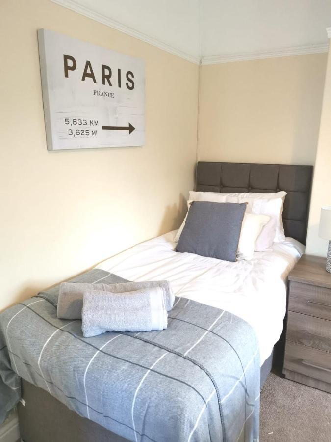 Off Road Parking, Garden, Tv In Every