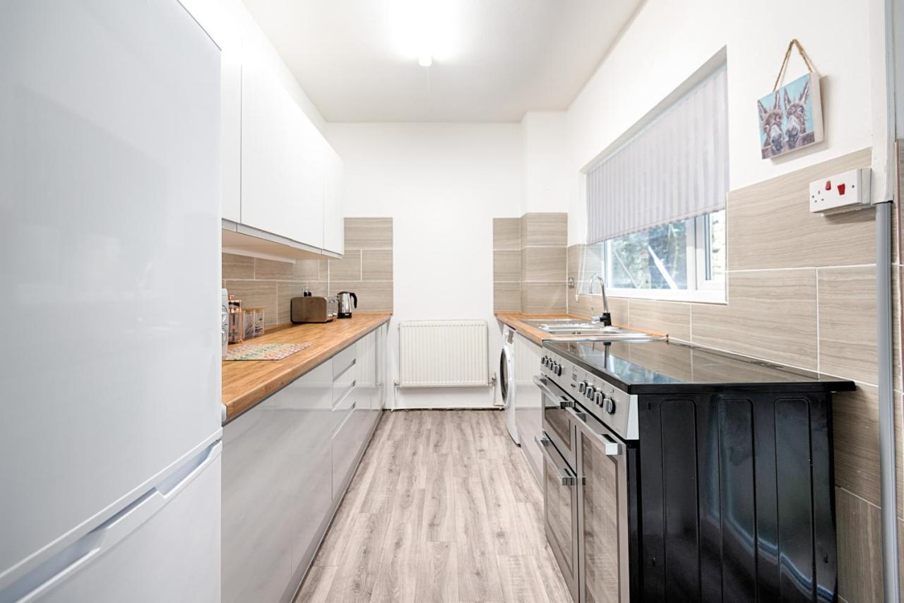 Apartment Fantastic Location - Tv In Every Bedroom! Swansea
