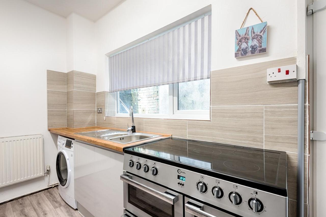 Apartment Fantastic Location - Tv In Every Bedroom! Swansea
