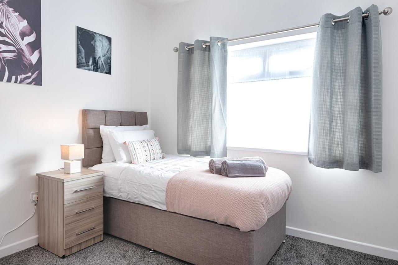 Ideal Location In Morriston! Apartamento