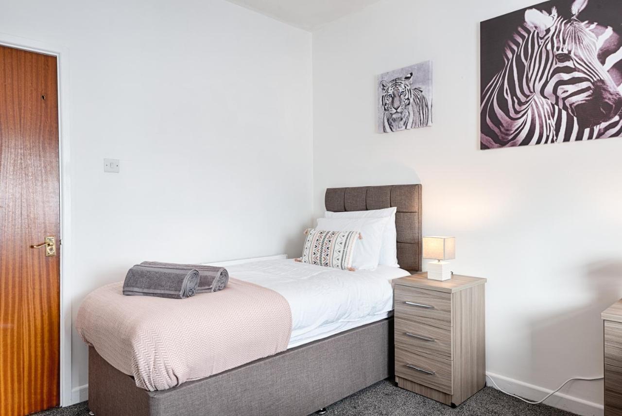 Ideal Location In Morriston! Apartamento