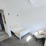 La Petite Maison