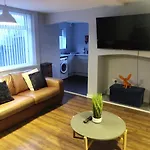 Quiet & Relaxing 2-Bedroom Apartment - Free Parking & Pets Welcome
